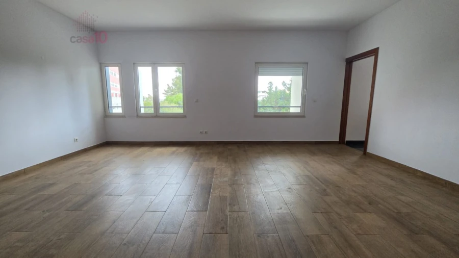 Apartamento T3 para Venda em Parque das Nações Foto 3