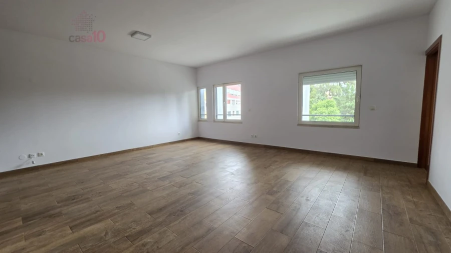 Apartamento T3 para Venda em Parque das Nações Foto 5