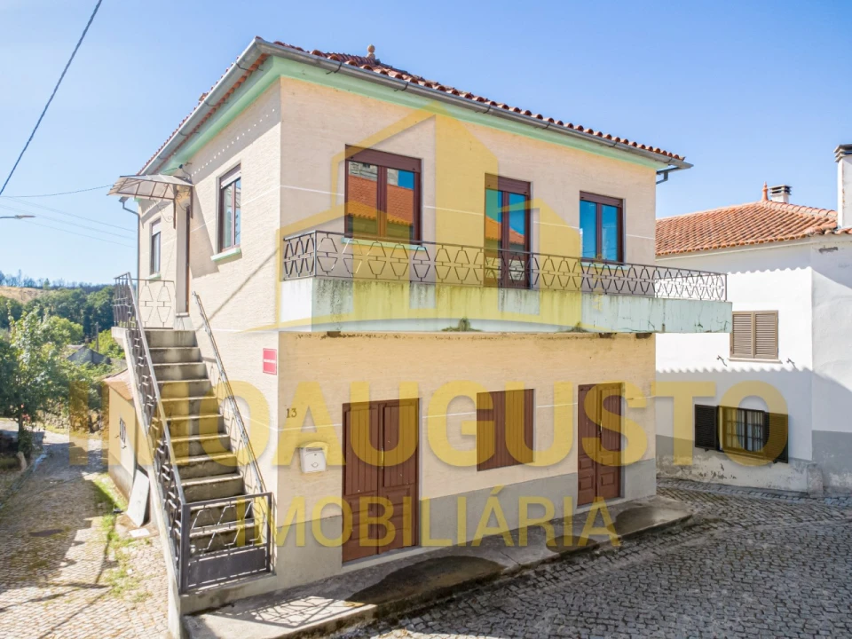 Moradia T3 para Venda em Pousafoles do Bispo, Pena Lobo e Lomba Foto 1