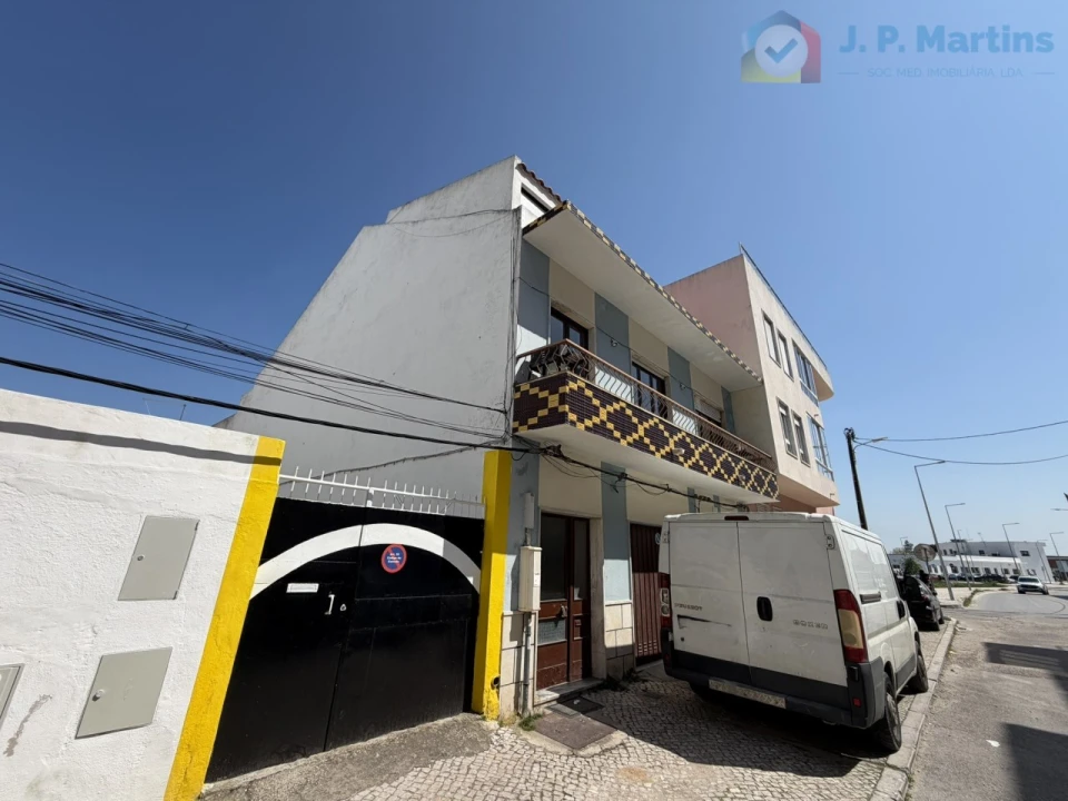 Prédio para Venda em Baixa da Banheira e Vale da Amoreira Foto 1
