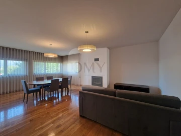 Apartamento T2 para Arrendamento em Mateus