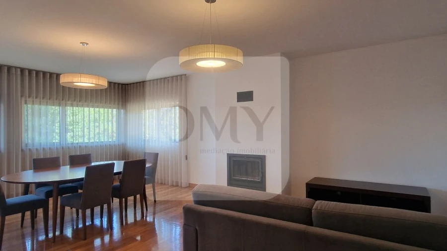 Apartamento T2 para Arrendamento em Mateus
