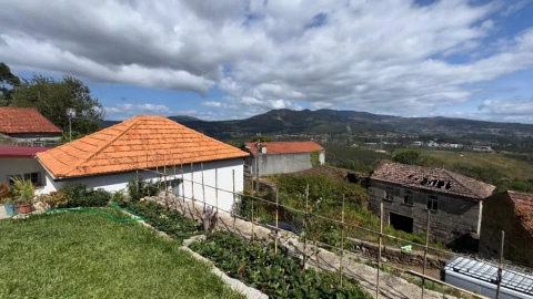 Moradia T2 para Venda em Messegães, Valadares e Sá
