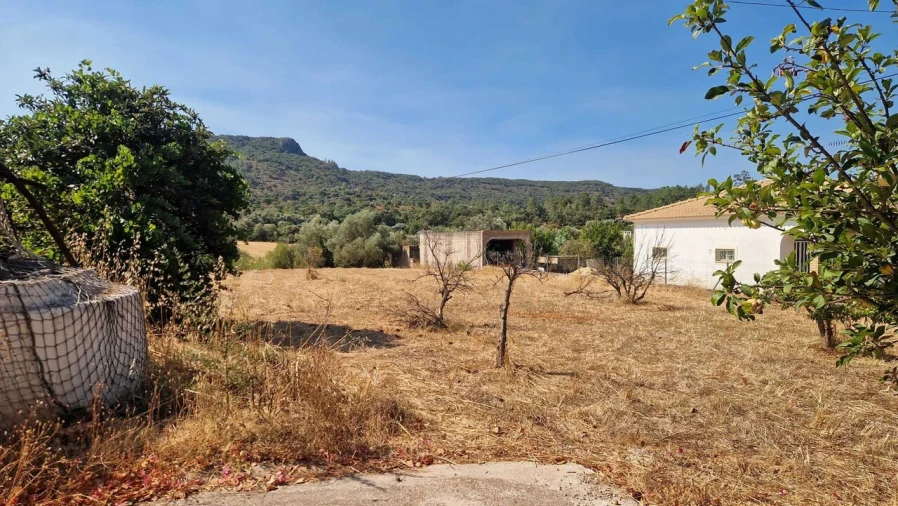 Moradia T7 para Venda em Alte Foto 2