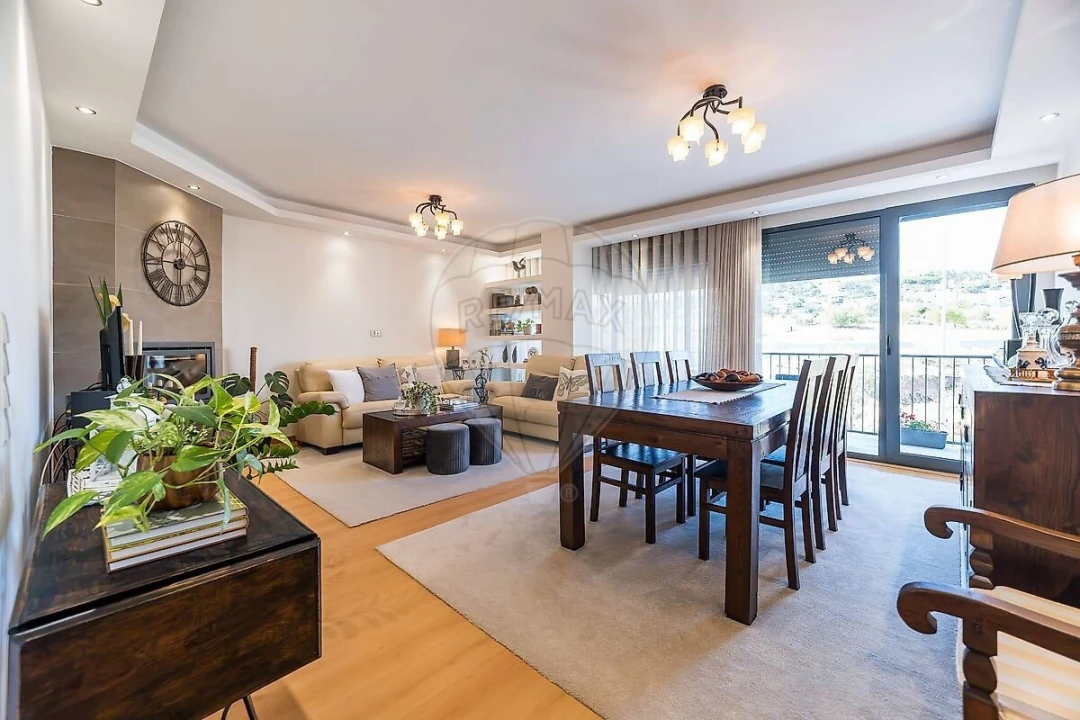 Apartamento T4 para Venda em Loures Foto 7