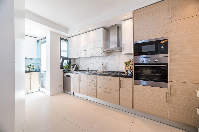 Apartamento T4 para Venda em Loures Foto 8