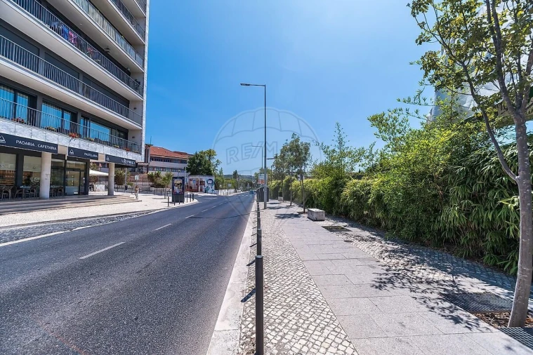 Apartamento T4 para Venda em Loures Foto 31