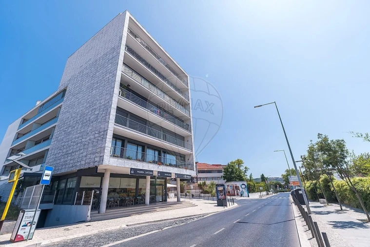 Apartamento T4 para Venda em Loures Foto 32