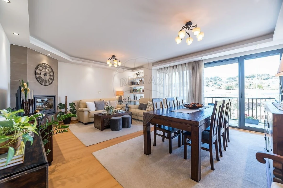 Apartamento T4 para Venda em Loures Foto 2