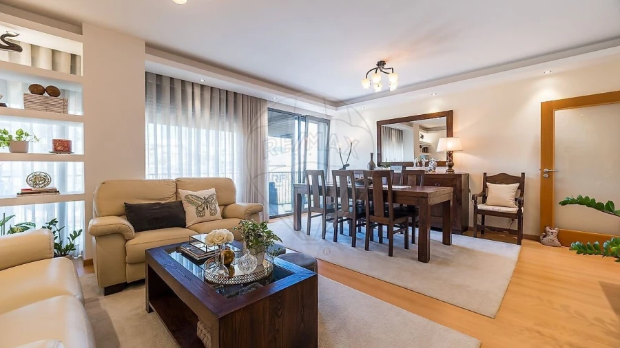 Apartamento T4 para Venda em Loures