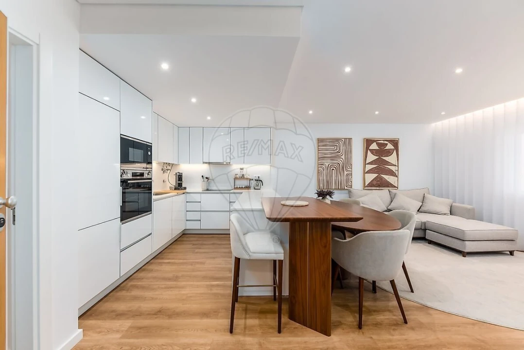 Apartamento T2 para Venda em Rio de Mouro Foto 4