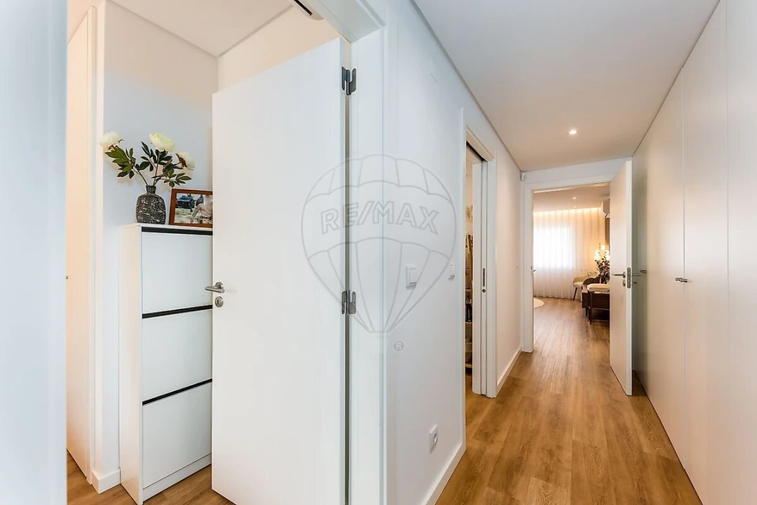 Apartamento T2 para Venda em Rio de Mouro Foto 27