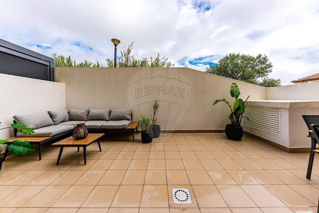 Apartamento T2 para Venda em Rio de Mouro Foto 25