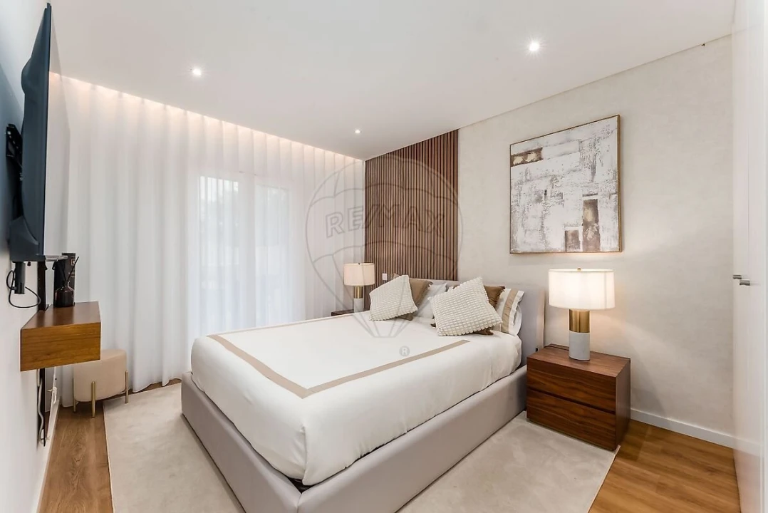 Apartamento T2 para Venda em Rio de Mouro Foto 12