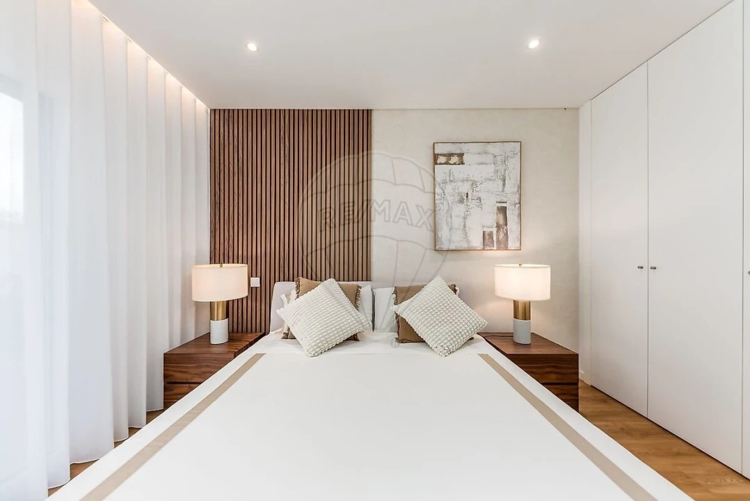 Apartamento T2 para Venda em Rio de Mouro Foto 11