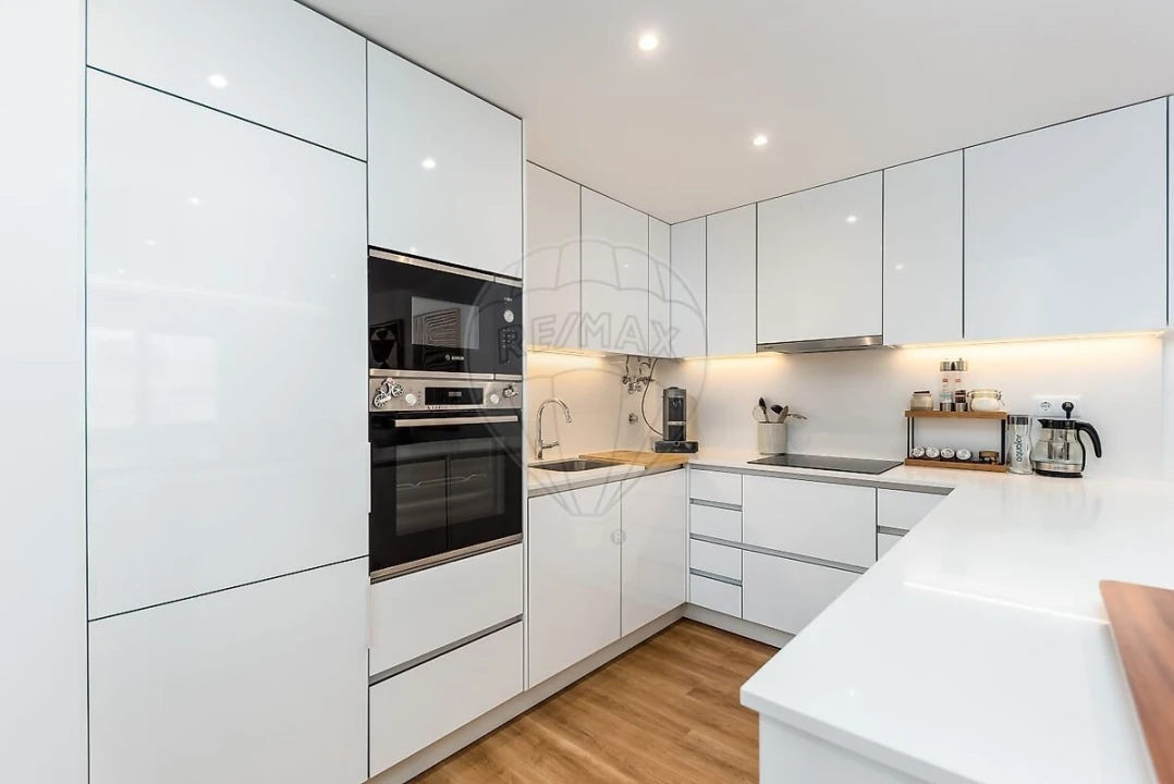 Apartamento T2 para Venda em Rio de Mouro Foto 2