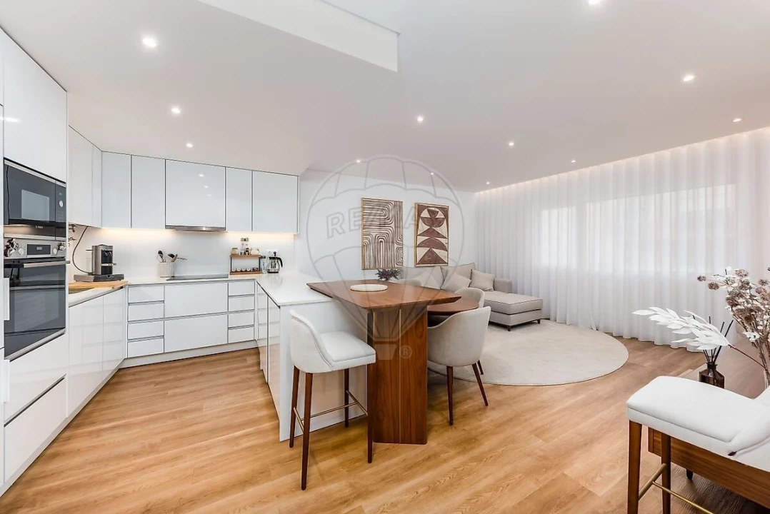 Apartamento T2 para Venda em Rio de Mouro Foto 10