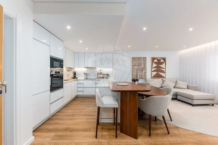 Apartamento T2 para Venda em Rio de Mouro Foto 4