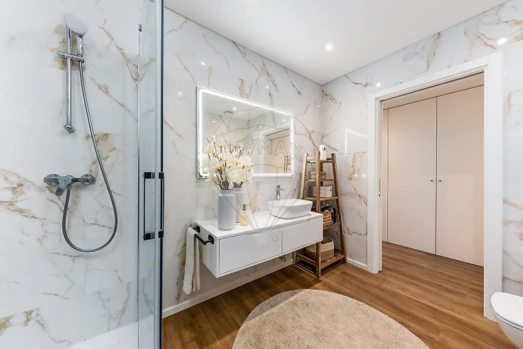 Apartamento T2 para Venda em Rio de Mouro Foto 20
