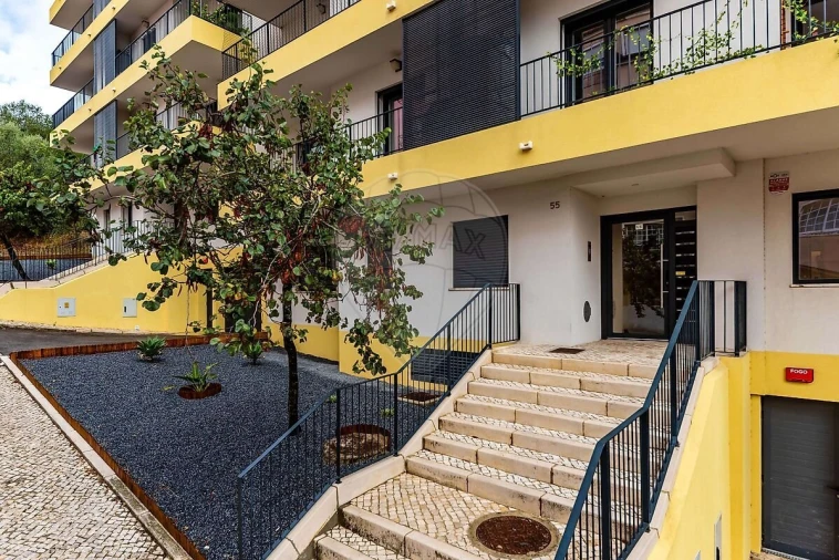 Apartamento T2 para Venda em Rio de Mouro Foto 32
