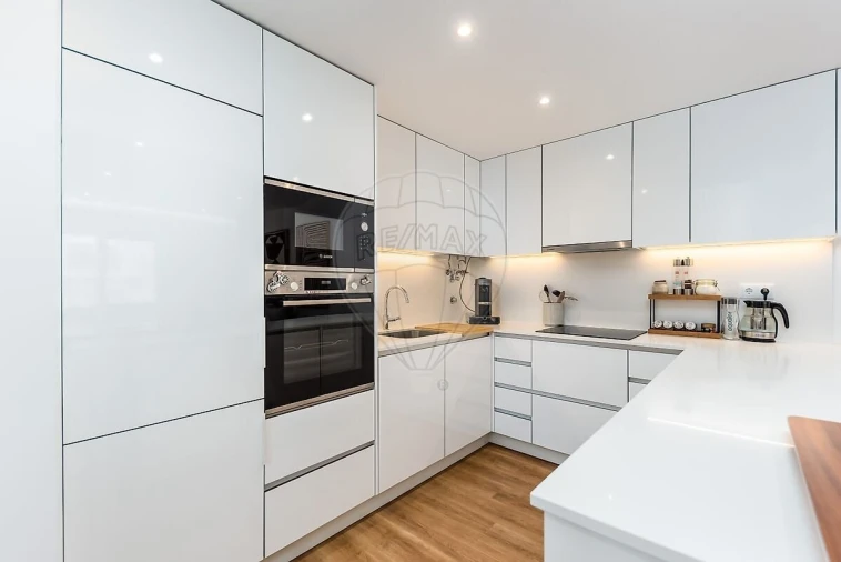 Apartamento T2 para Venda em Rio de Mouro Foto 2