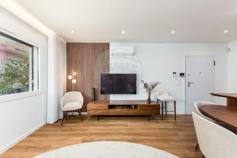 Apartamento T2 para Venda em Rio de Mouro Foto 9