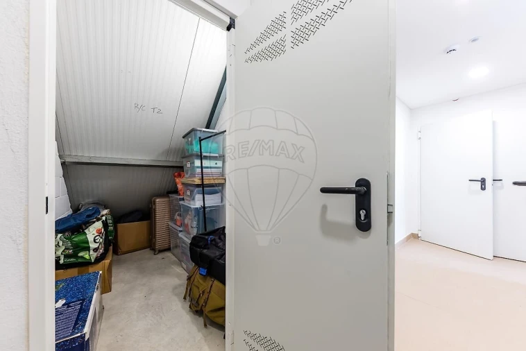 Apartamento T2 para Venda em Rio de Mouro Foto 30