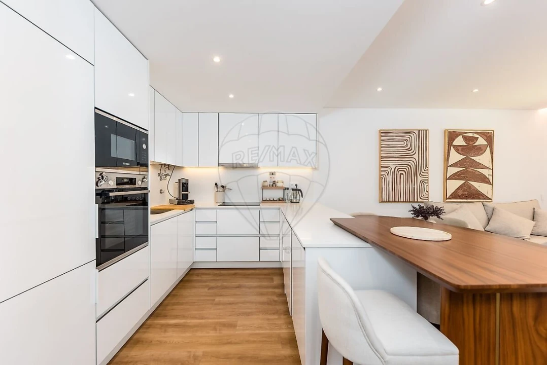 Apartamento T2 para Venda em Rio de Mouro Foto 3