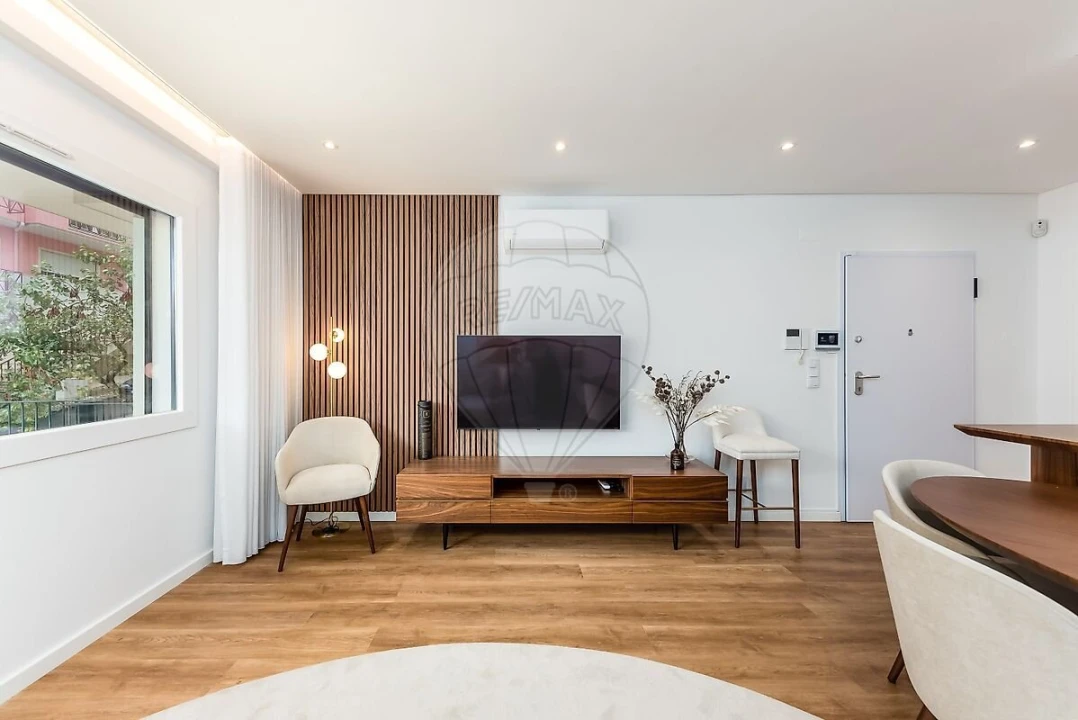 Apartamento T2 para Venda em Rio de Mouro Foto 9