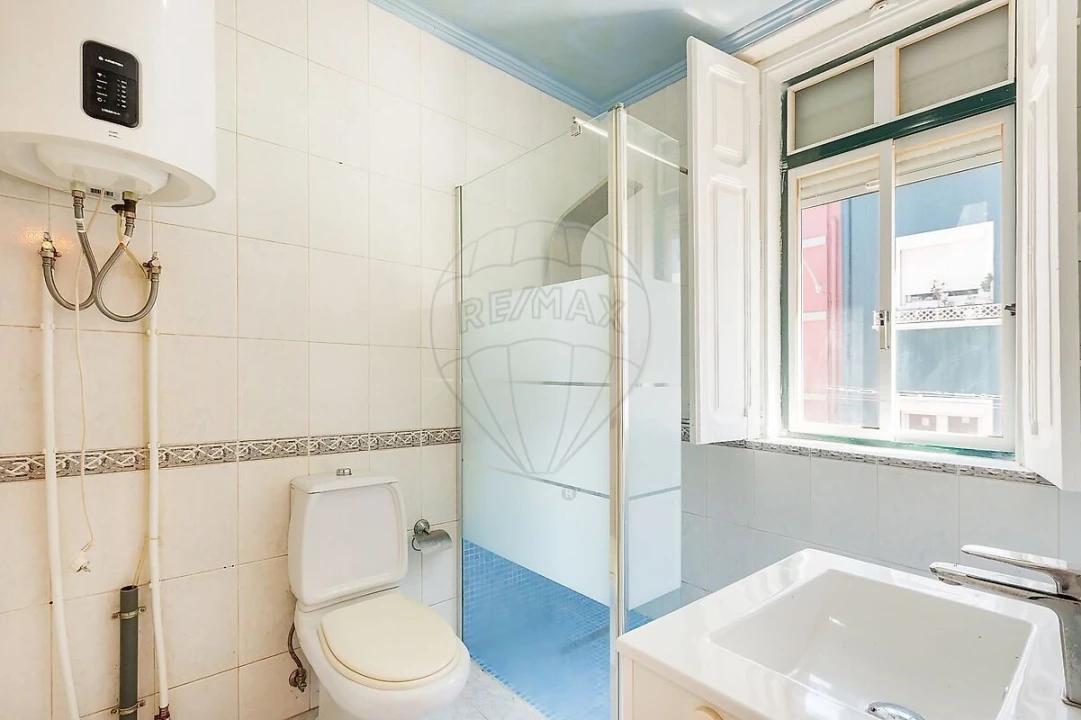 Apartamento T1 para Venda em Beato Foto 22
