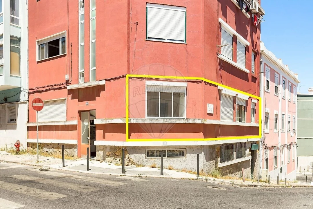Apartamento T1 para Venda em Beato Foto 5
