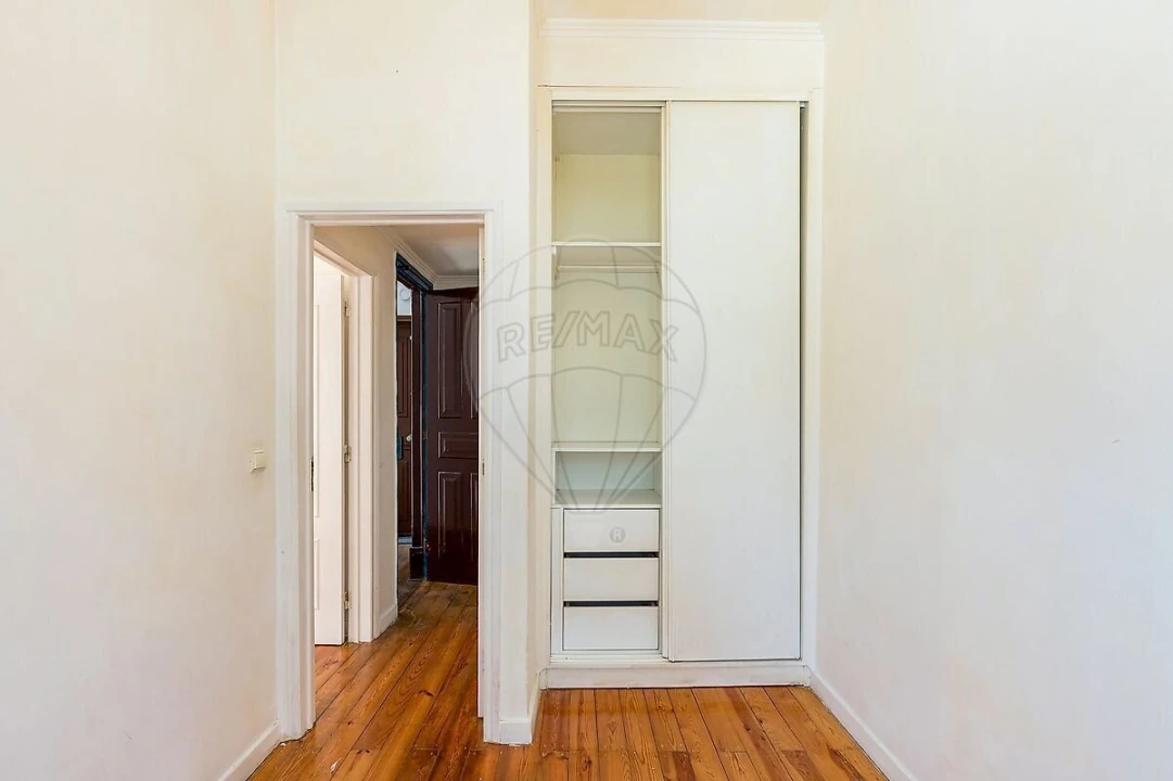Apartamento T1 para Venda em Beato Foto 17