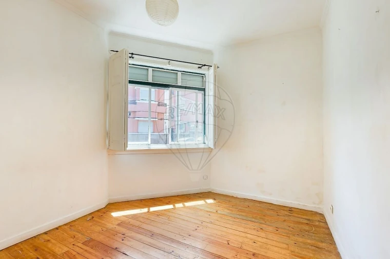 Apartamento T1 para Venda em Beato Foto 11
