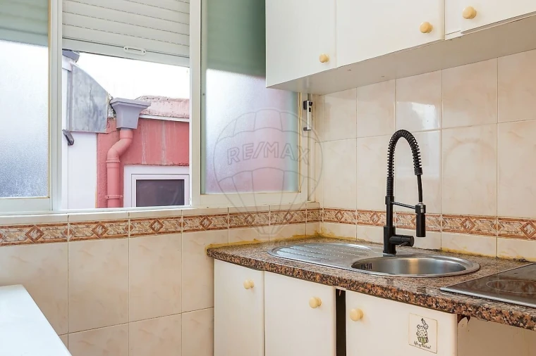 Apartamento T1 para Venda em Beato Foto 19