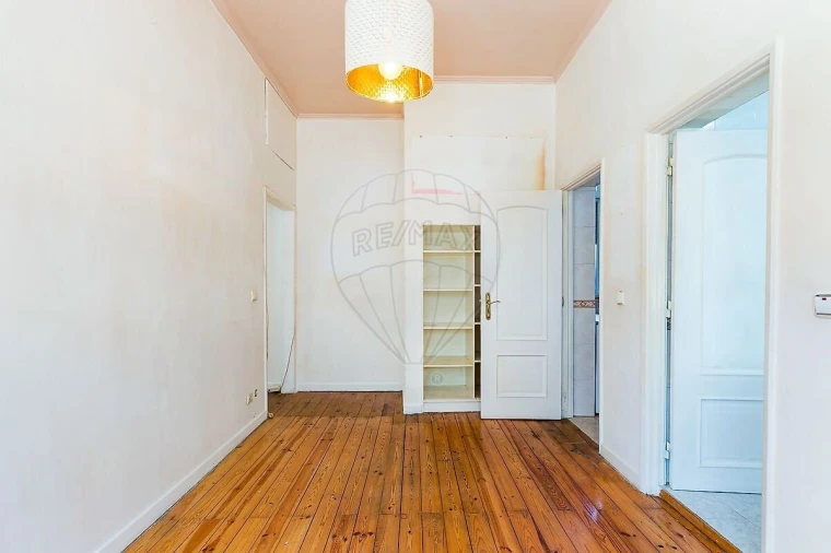 Apartamento T1 para Venda em Beato Foto 9