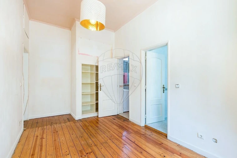 Apartamento T1 para Venda em Beato Foto 7