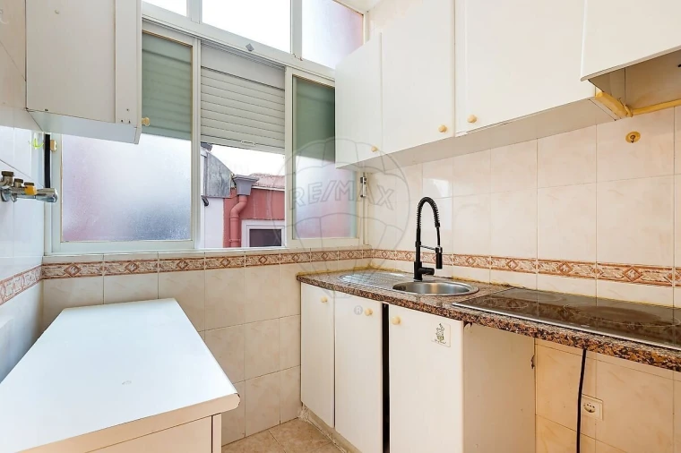 Apartamento T1 para Venda em Beato Foto 16