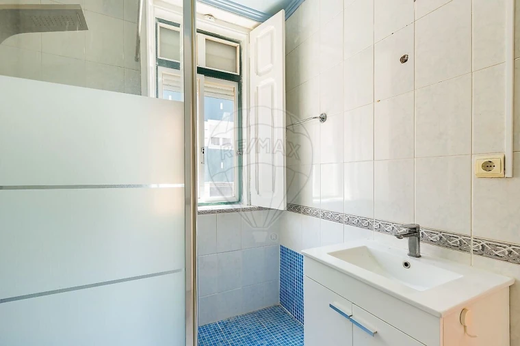 Apartamento T1 para Venda em Beato Foto 25
