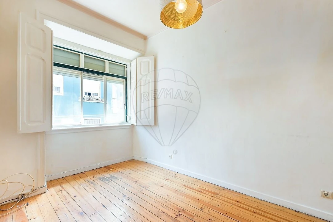 Apartamento T1 para Venda em Beato Foto 6
