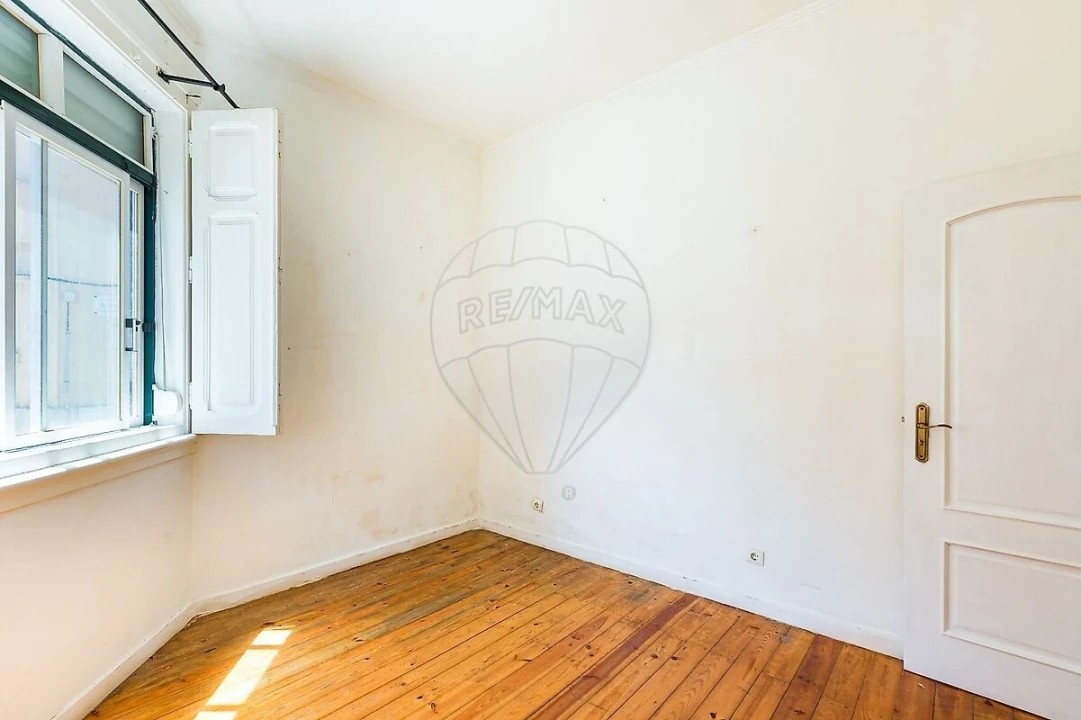 Apartamento T1 para Venda em Beato Foto 14