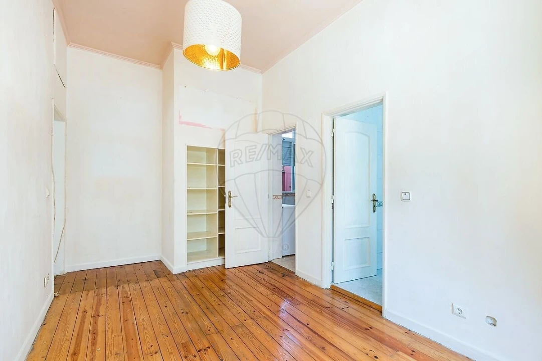 Apartamento T1 para Venda em Beato Foto 7