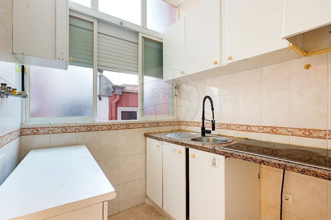 Apartamento T1 para Venda em Beato Foto 16