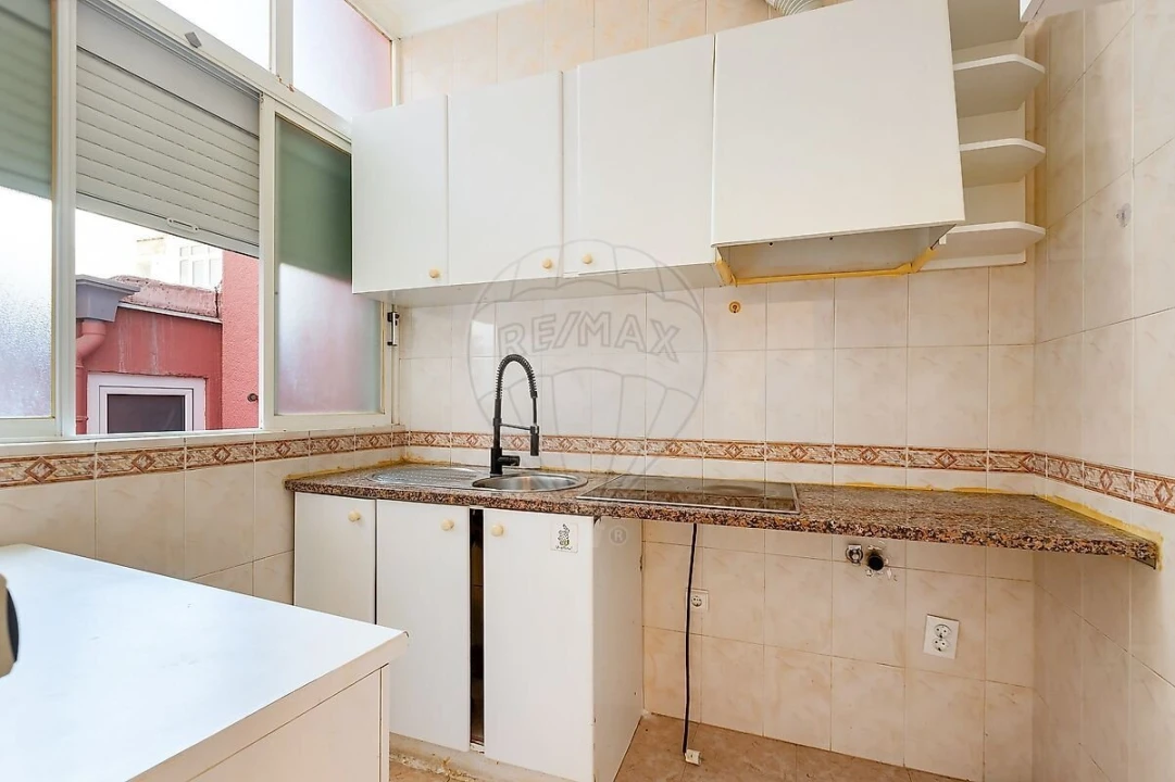 Apartamento T1 para Venda em Beato Foto 20
