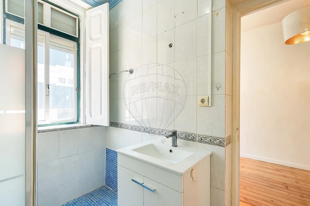 Apartamento T1 para Venda em Beato Foto 23