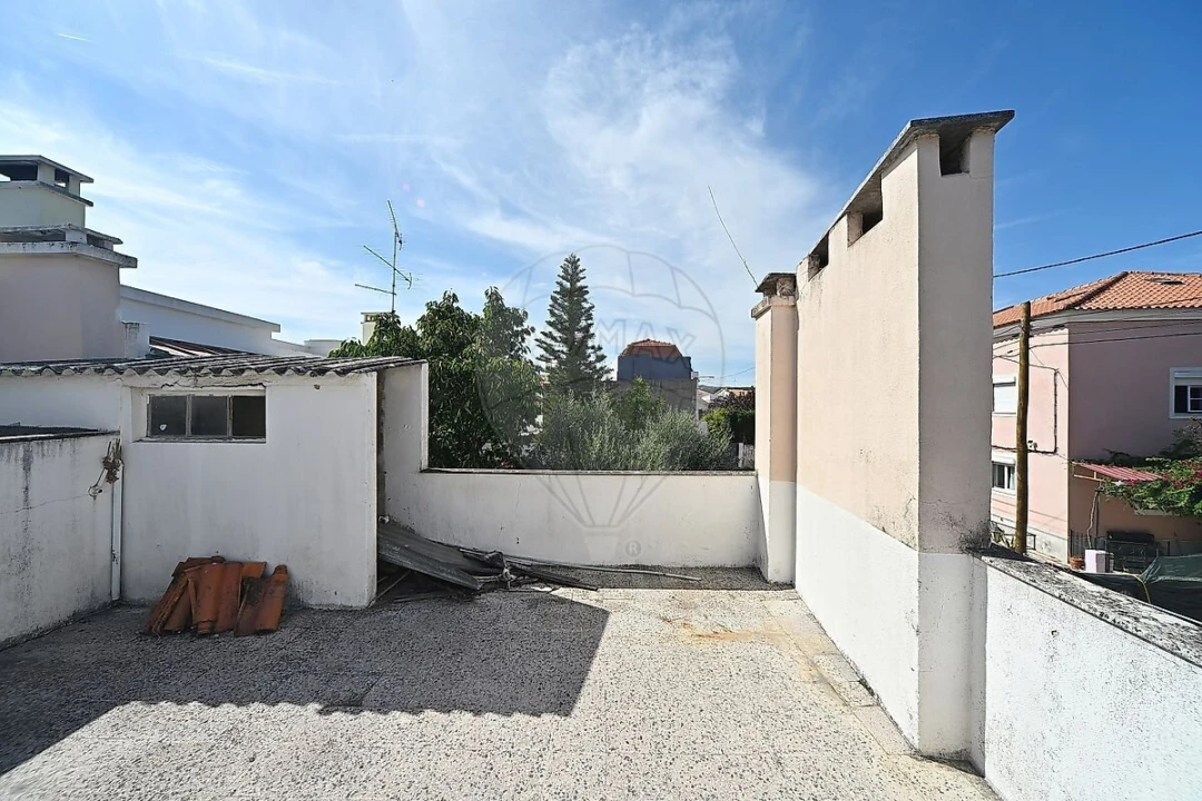 Moradia T3 para Venda em Loures Foto 34