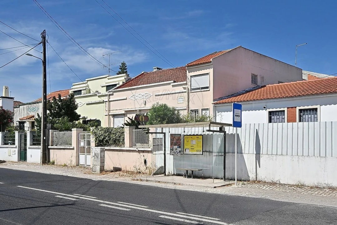 Moradia T3 para Venda em Loures Foto 9