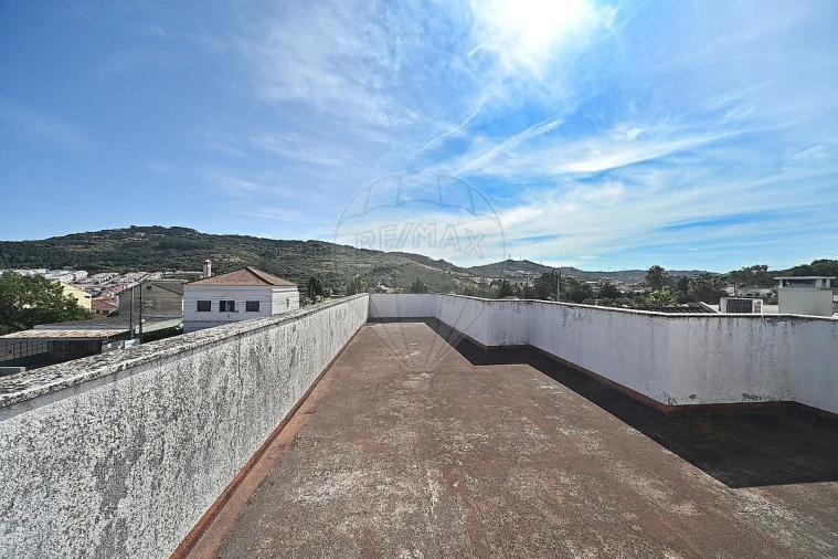 Moradia T3 para Venda em Loures Foto 40