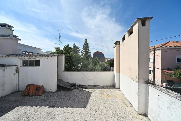 Moradia T3 para Venda em Loures Foto 34