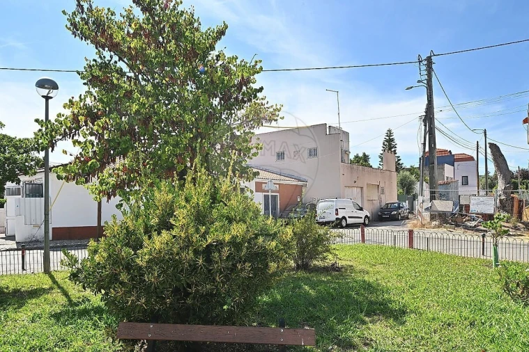 Moradia T3 para Venda em Loures Foto 5