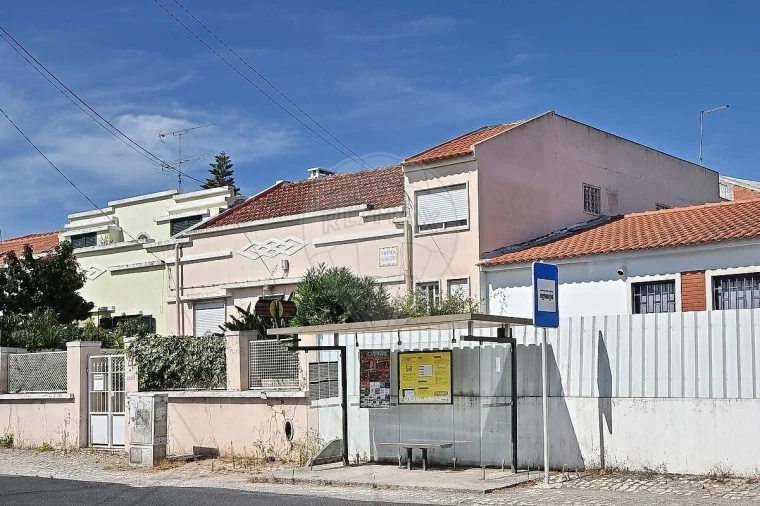 Moradia T3 para Venda em Loures Foto 8